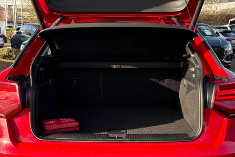 7 of 66 for Audi Q2 Sport 35 TFSI 150 PS 6-speed