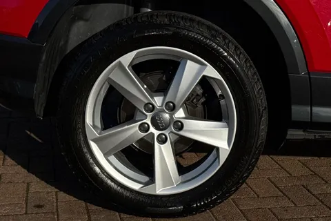 10 of 66 for Audi Q2 Sport 35 TFSI 150 PS 6-speed