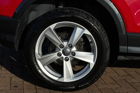 12 of 66 for Audi Q2 Sport 35 TFSI 150 PS 6-speed