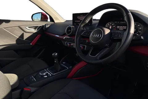 14 of 66 for Audi Q2 Sport 35 TFSI 150 PS 6-speed