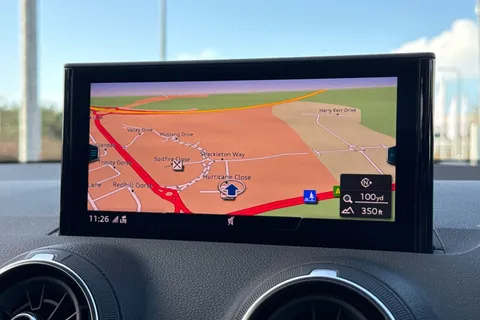 17 of 66 for Audi Q2 Sport 35 TFSI 150 PS 6-speed