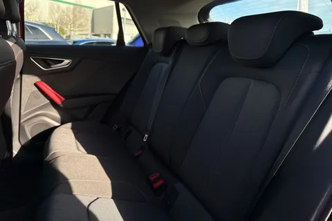 19 of 66 for Audi Q2 Sport 35 TFSI 150 PS 6-speed