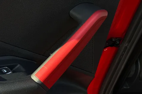 31 of 66 for Audi Q2 Sport 35 TFSI 150 PS 6-speed