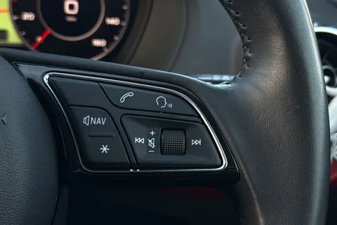 37 of 66 for Audi Q2 Sport 35 TFSI 150 PS 6-speed