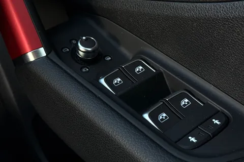 39 of 66 for Audi Q2 Sport 35 TFSI 150 PS 6-speed