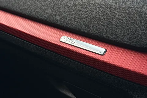 44 of 66 for Audi Q2 Sport 35 TFSI 150 PS 6-speed