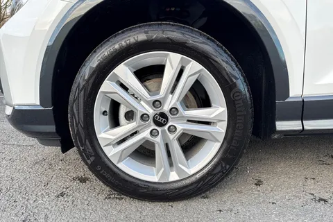 11 of 49 for Audi Q2 1.0 TFSI 30 Sport Euro 6 (s/s) 5dr