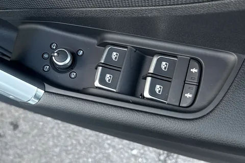 20 of 49 for Audi Q2 1.0 TFSI 30 Sport Euro 6 (s/s) 5dr