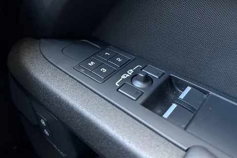 KW74BVX Land Rover Defender 90 3.0 D350 X 3dr Thumbnail #27