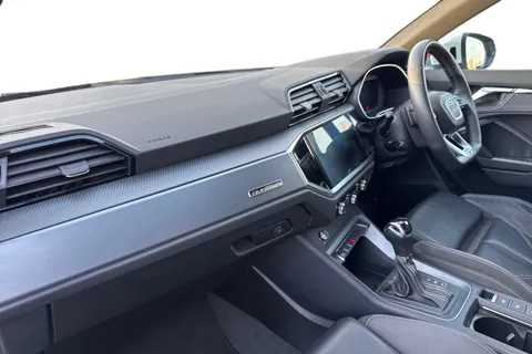 NH19UWN Audi Q3 S line 40 TFSI quattro 190 PS S tronic Thumbnail #16