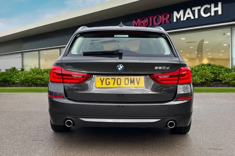 4 of 63 for BMW 5 SERIES 520d MHT SE 5dr Auto