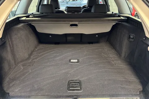 6 of 63 for BMW 5 SERIES 520d MHT SE 5dr Auto