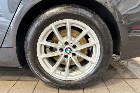 12 of 63 for BMW 5 SERIES 520d MHT SE 5dr Auto