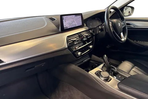 14 of 63 for BMW 5 SERIES 520d MHT SE 5dr Auto