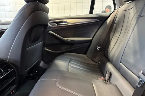 26 of 63 for BMW 5 SERIES 520d MHT SE 5dr Auto