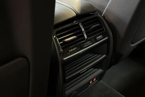 27 of 63 for BMW 5 SERIES 520d MHT SE 5dr Auto