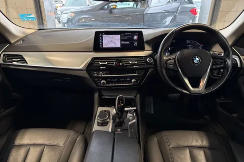 28 of 63 for BMW 5 SERIES 520d MHT SE 5dr Auto