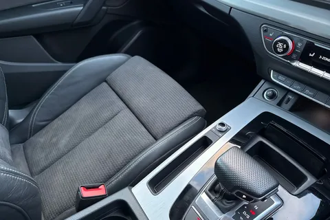 YP71FUM Audi Q5 S line 50 TFSI e quattro 299 PS S tronic Thumbnail #20
