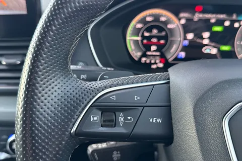 YP71FUM Audi Q5 S line 50 TFSI e quattro 299 PS S tronic Thumbnail #26