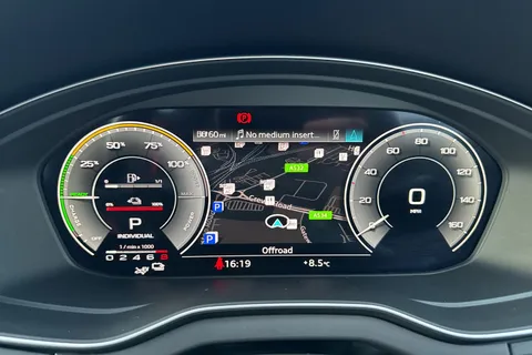 YP71FUM Audi Q5 S line 50 TFSI e quattro 299 PS S tronic Thumbnail #27