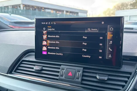 YP71FUM Audi Q5 S line 50 TFSI e quattro 299 PS S tronic Thumbnail #35