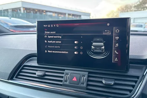 YP71FUM Audi Q5 S line 50 TFSI e quattro 299 PS S tronic Thumbnail #45