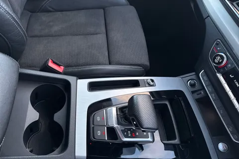 YP71FUM Audi Q5 S line 50 TFSI e quattro 299 PS S tronic Thumbnail #50