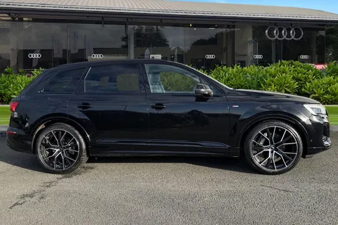  Audi Q7 3.0 TDI V6 Black Edition Tiptronic quattro Euro 6 (s/s) 5dr Thumbnail #4