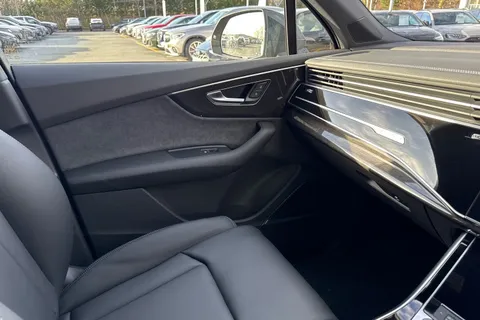  Audi Q7 3.0 TDI V6 Black Edition Tiptronic quattro Euro 6 (s/s) 5dr Thumbnail #20