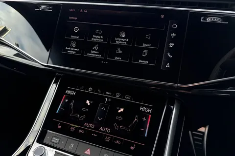  Audi Q7 3.0 TDI V6 Black Edition Tiptronic quattro Euro 6 (s/s) 5dr Thumbnail #42