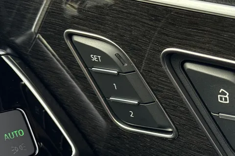  Audi Q7 3.0 TDI V6 Black Edition Tiptronic quattro Euro 6 (s/s) 5dr Thumbnail #52