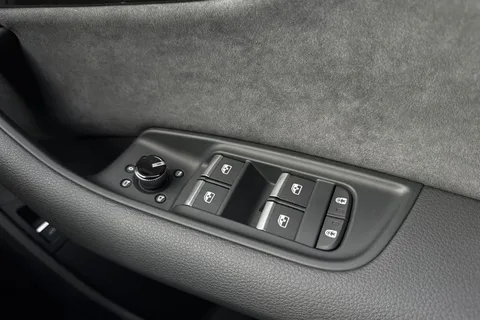  Audi Q7 3.0 TDI V6 Black Edition Tiptronic quattro Euro 6 (s/s) 5dr Thumbnail #54