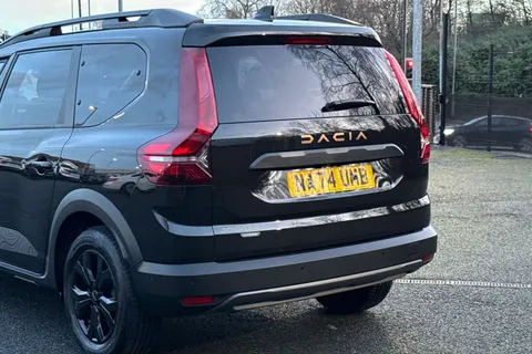 NA74UMB Dacia Jogger 1.6 Hybrid EXTREME MPV 5dr Petrol Hybrid Auto Euro 6 (s/s) (140 ps) Thumbnail #9