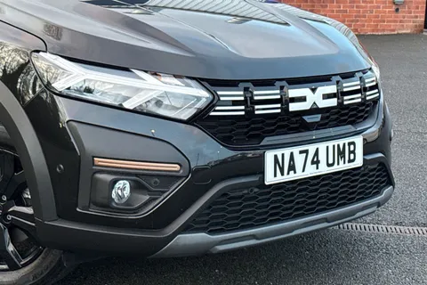 NA74UMB Dacia Jogger 1.6 Hybrid EXTREME MPV 5dr Petrol Hybrid Auto Euro 6 (s/s) (140 ps) Thumbnail #10