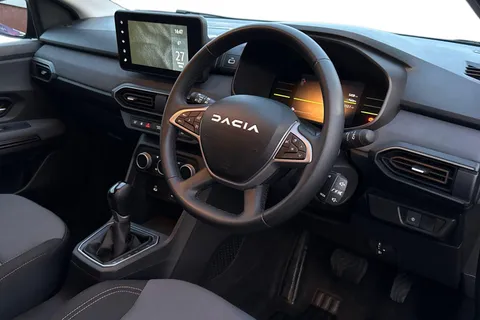 NA74UMB Dacia Jogger 1.6 Hybrid EXTREME MPV 5dr Petrol Hybrid Auto Euro 6 (s/s) (140 ps) Thumbnail #15