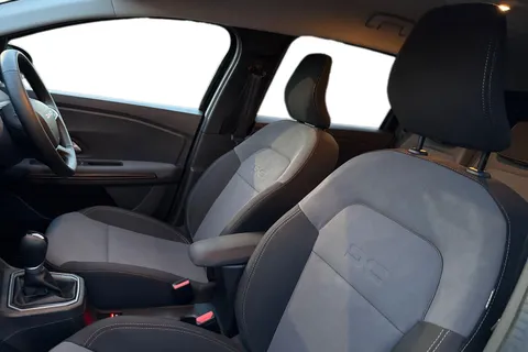 NA74UMB Dacia Jogger 1.6 Hybrid EXTREME MPV 5dr Petrol Hybrid Auto Euro 6 (s/s) (140 ps) Thumbnail #17