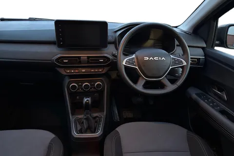 NA74UMB Dacia Jogger 1.6 Hybrid EXTREME MPV 5dr Petrol Hybrid Auto Euro 6 (s/s) (140 ps) Thumbnail #19