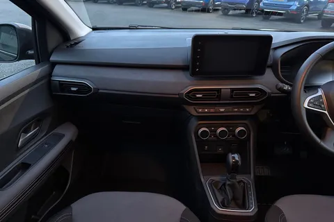 NA74UMB Dacia Jogger 1.6 Hybrid EXTREME MPV 5dr Petrol Hybrid Auto Euro 6 (s/s) (140 ps) Thumbnail #21