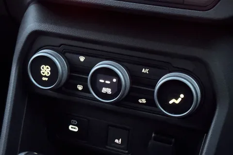 NA74UMB Dacia Jogger 1.6 Hybrid EXTREME MPV 5dr Petrol Hybrid Auto Euro 6 (s/s) (140 ps) Thumbnail #23