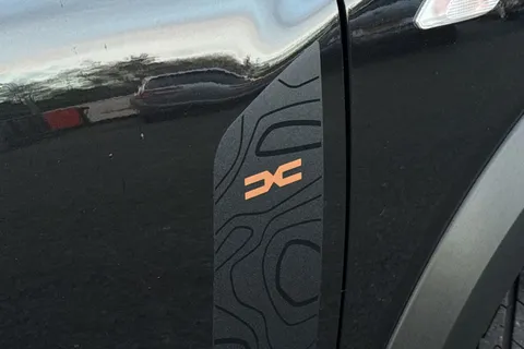 NA74UMB Dacia Jogger 1.6 Hybrid EXTREME MPV 5dr Petrol Hybrid Auto Euro 6 (s/s) (140 ps) Thumbnail #31