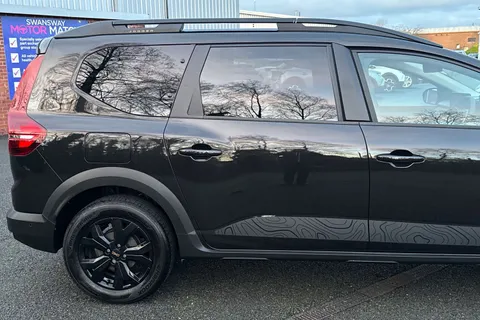 NA74UMB Dacia Jogger 1.6 Hybrid EXTREME MPV 5dr Petrol Hybrid Auto Euro 6 (s/s) (140 ps) Thumbnail #32