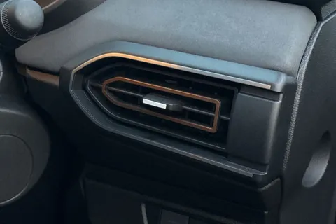 NA74UMB Dacia Jogger 1.6 Hybrid EXTREME MPV 5dr Petrol Hybrid Auto Euro 6 (s/s) (140 ps) Thumbnail #34