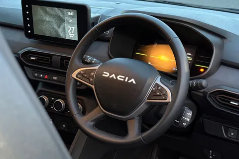 NA74UMB Dacia Jogger 1.6 Hybrid EXTREME MPV 5dr Petrol Hybrid Auto Euro 6 (s/s) (140 ps) Thumbnail #35