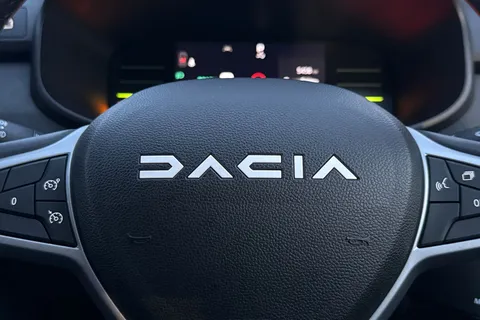 NA74UMB Dacia Jogger 1.6 Hybrid EXTREME MPV 5dr Petrol Hybrid Auto Euro 6 (s/s) (140 ps) Thumbnail #40