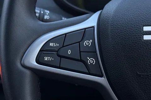 NA74UMB Dacia Jogger 1.6 Hybrid EXTREME MPV 5dr Petrol Hybrid Auto Euro 6 (s/s) (140 ps) Thumbnail #41