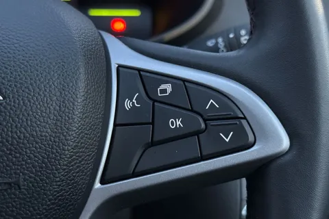 NA74UMB Dacia Jogger 1.6 Hybrid EXTREME MPV 5dr Petrol Hybrid Auto Euro 6 (s/s) (140 ps) Thumbnail #42