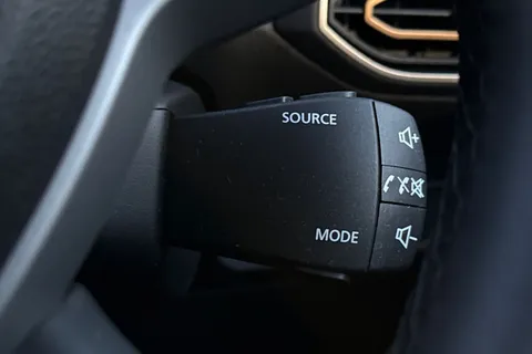 NA74UMB Dacia Jogger 1.6 Hybrid EXTREME MPV 5dr Petrol Hybrid Auto Euro 6 (s/s) (140 ps) Thumbnail #43