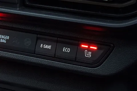 NA74UMB Dacia Jogger 1.6 Hybrid EXTREME MPV 5dr Petrol Hybrid Auto Euro 6 (s/s) (140 ps) Thumbnail #48