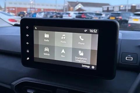 NA74UMB Dacia Jogger 1.6 Hybrid EXTREME MPV 5dr Petrol Hybrid Auto Euro 6 (s/s) (140 ps) Thumbnail #49