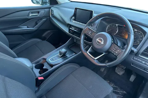 YF72JVD Nissan Qashqai 1.3 DIG-T MHEV Acenta Premium XTRON Euro 6 (s/s) 5dr Thumbnail #8